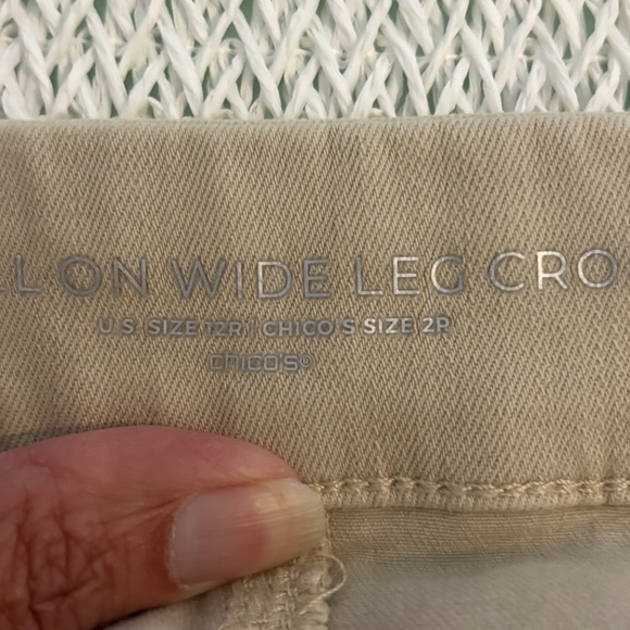 Chico's Wide leg pull on cream color with metal button jeans size 12 - Picture 5 of 5